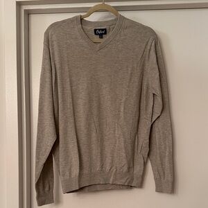 Oxford Men's Light Gray V-Neck Sweater